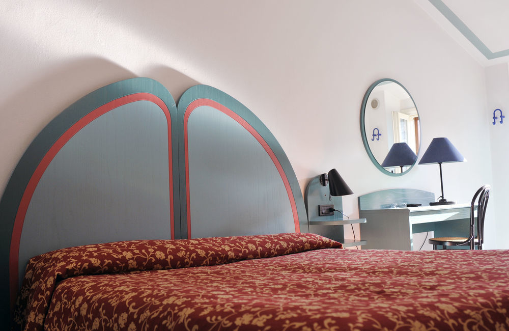 Alessi Trattoria Hotel 3*